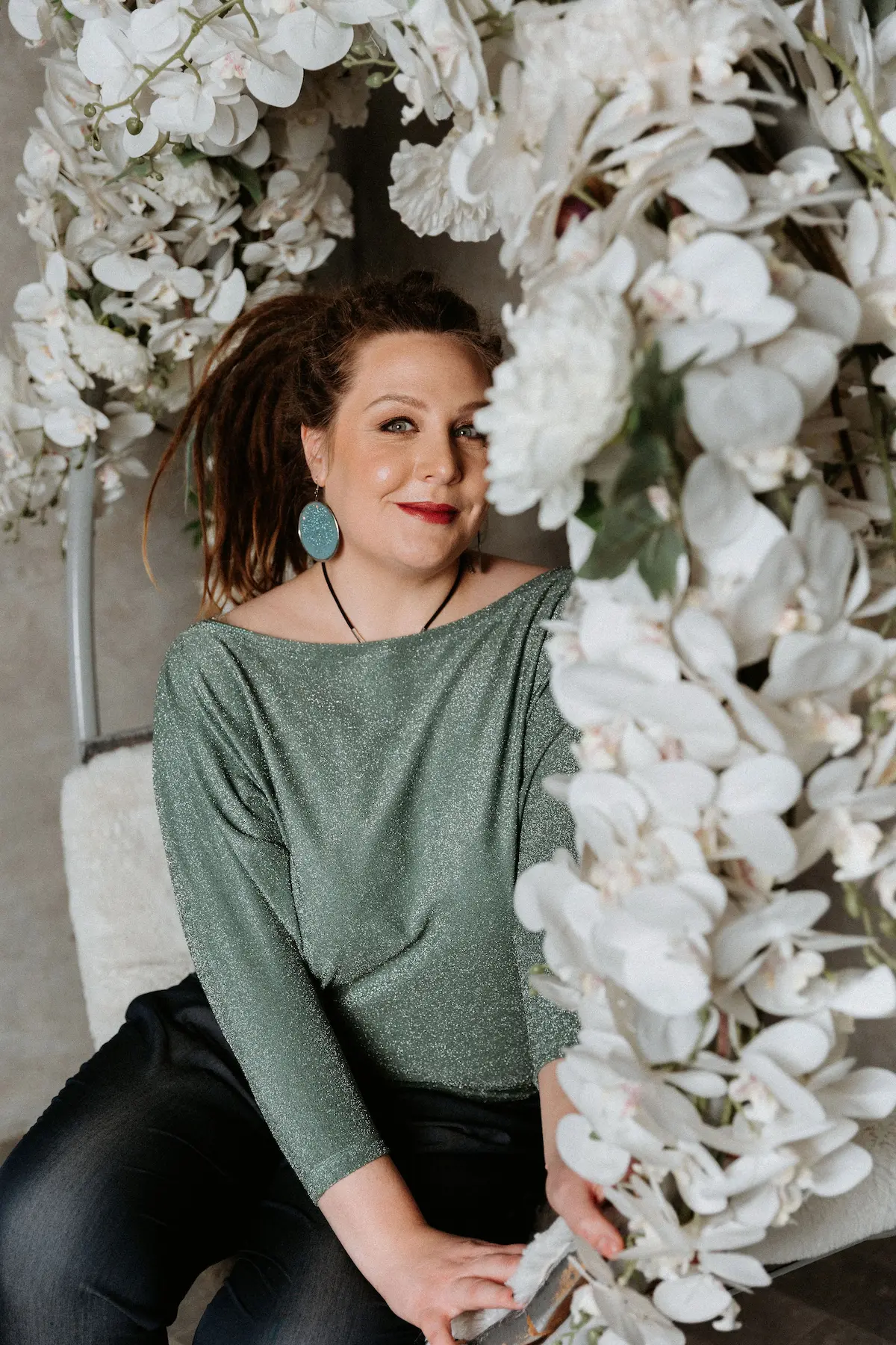 Révész Krisztina gyógymasszőr, csontkovács, testtartásjavítás, stressz, fájdalom, Access Consciousness, doTERRA aromaterápia, wellness tanácsadás